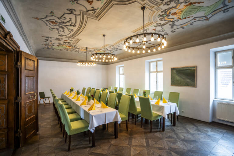 10er Haus, 1.OG, gedeckte Tafel (c) POV.at_Steininger Weinwelt_4809
